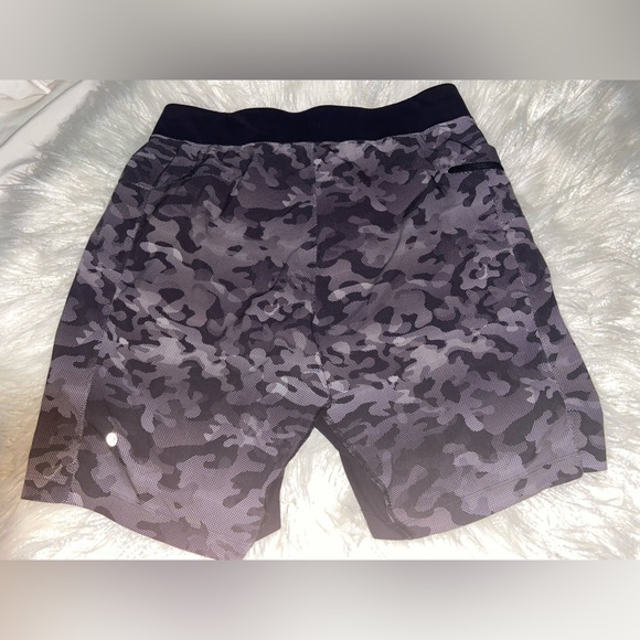 lululemon athletica Camo Print Athletic Shorts - Picture 5 of 6